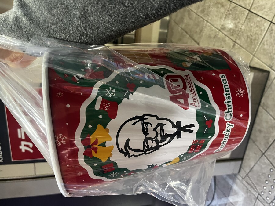 추탭갈) 일본이 크리스마스에 먹는 KFC 세트 사봤음_4.jpg