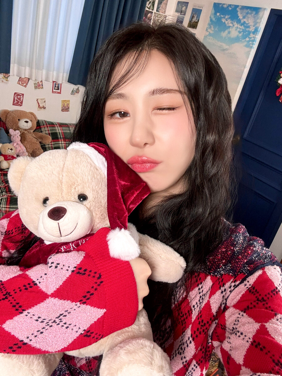 [이채연] 🎄Fin.K.L - 'White' : Cover by 이채연_3.jpg