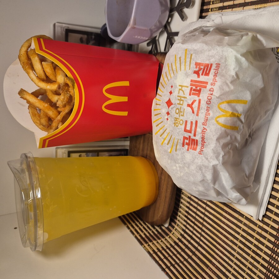 맥도날드) 행운버거 / 컬리후라이_4.jpg