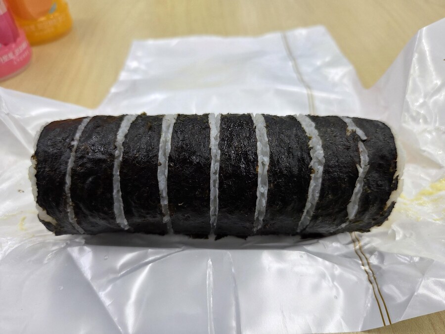 호불호 갈라는 편의점 김밥_4.jpg