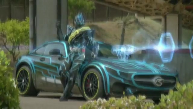 [가면라이더 드라이브 극장판] 긴박하고 기묘한 카 체이스_8.jpg