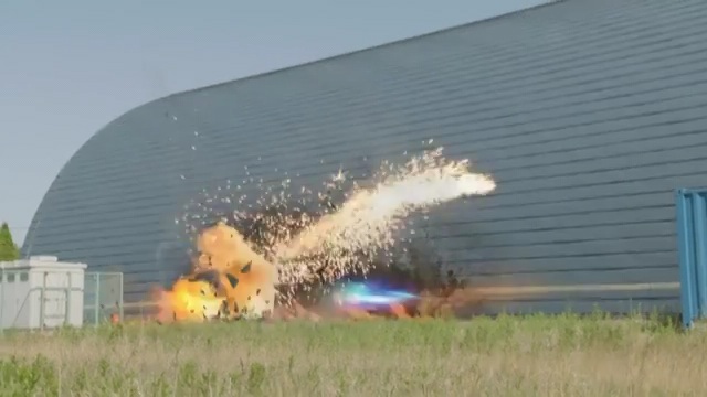 [가면라이더 드라이브 극장판] 긴박하고 기묘한 카 체이스_9.jpg