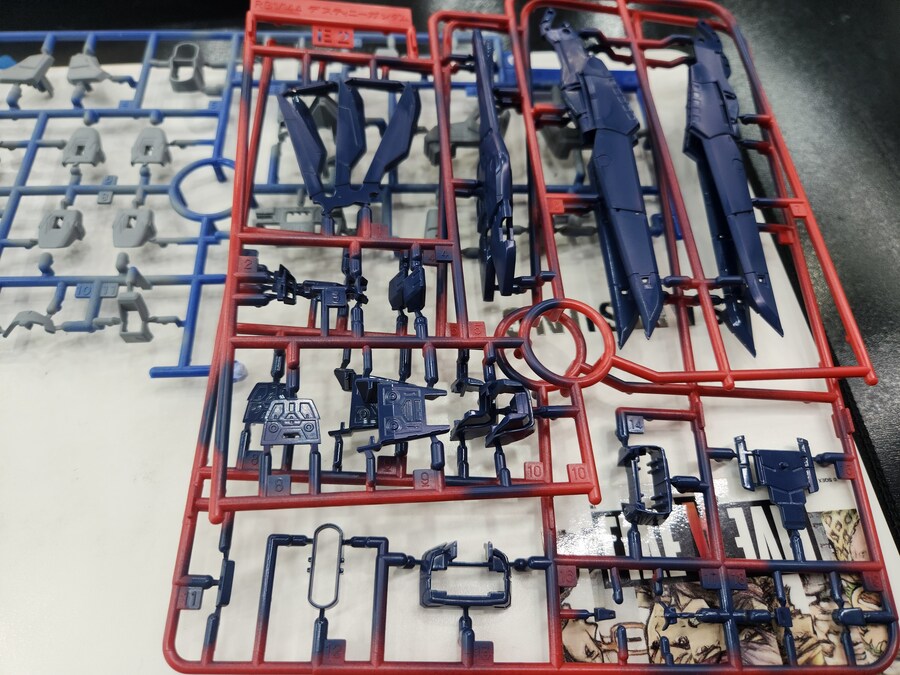 (초보도색)[RG]데스티니 건담 하이네 컬러입니다._2.jpg