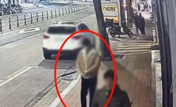‘시비 건다’고 오해…구로 길거리서 행인 흉기로 찌른 50대 중국인_1.jpg