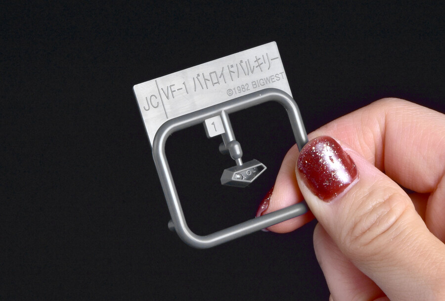 [맥스팩토리] PLAMAX 1/72 VF-1J 아머드 발키리의 포인트를 소개!_12.jpg