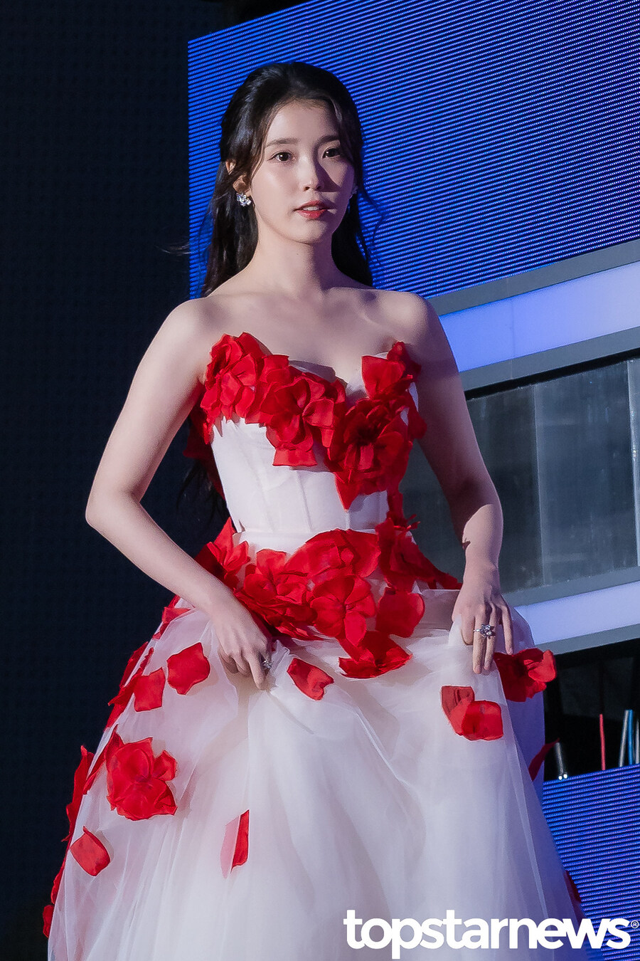 2025.12.29 APAN 스타 어워즈 레드카펫(톱스타뉴스)_2.jpg