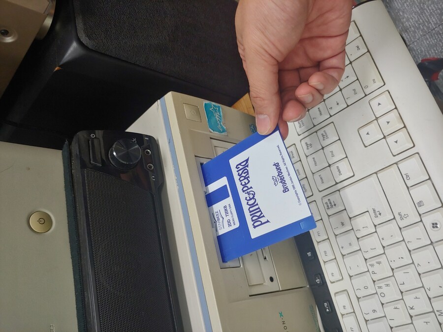 페르시아의 왕자 개발일지 3.5인치 디스켓 코스터 실물 제품 공개_3.jpg