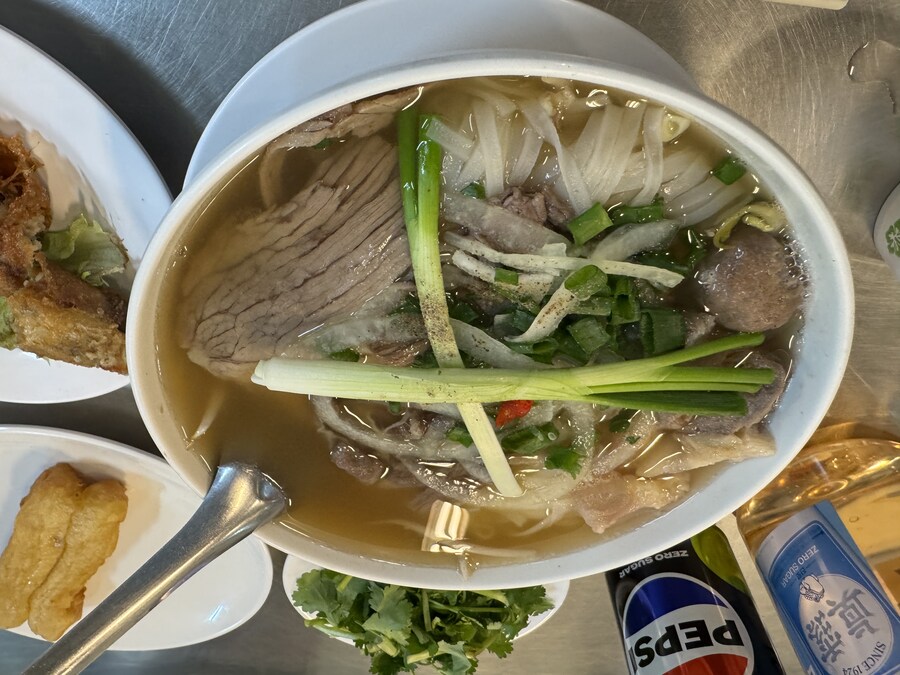 점심 맛있게 드십쇼._2.jpg