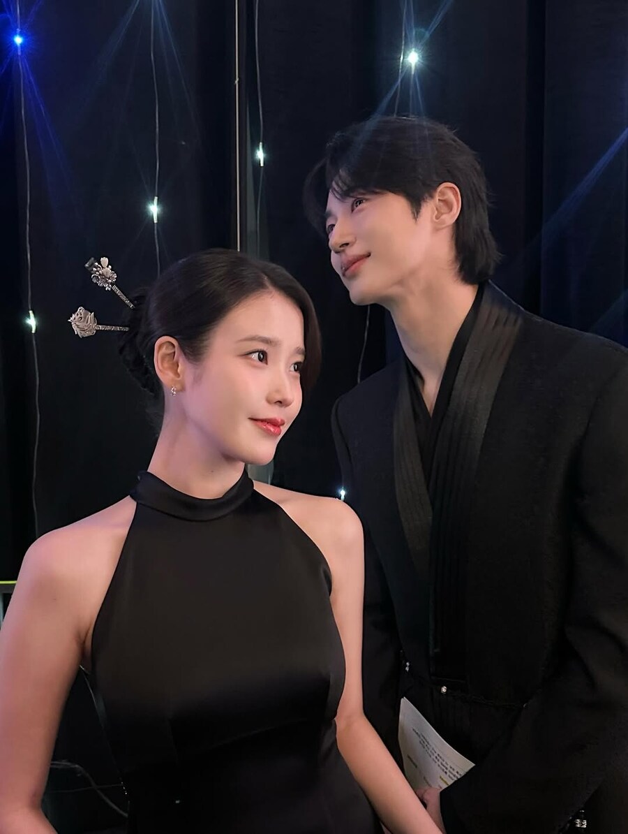 아이유 근황_27.jpg