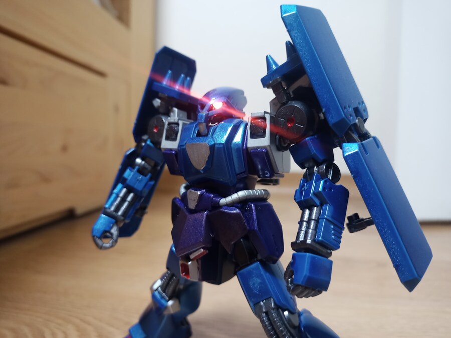 [HG]슈트룸 걀루스 모노아이 발광개조_4.jpg