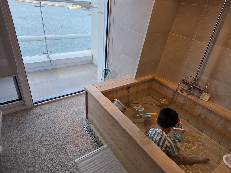 아기 데리고 호캉스 옴_1.jpg