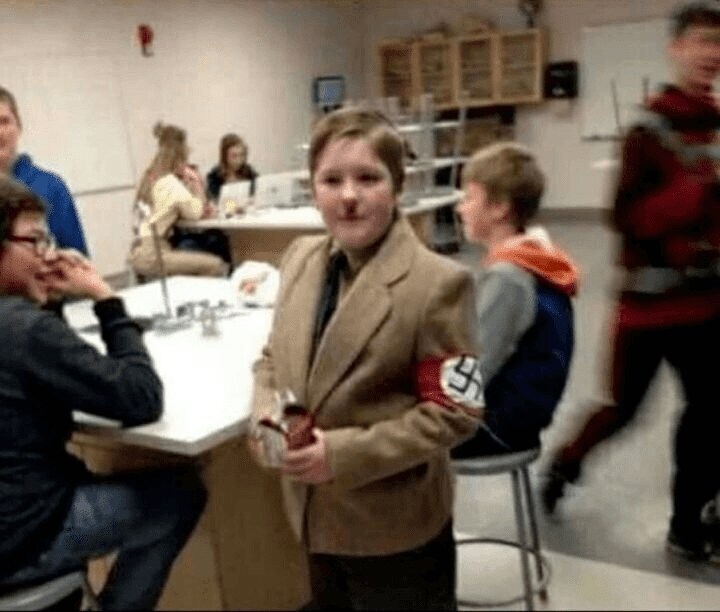 학교 축제 대참사_2.jpg