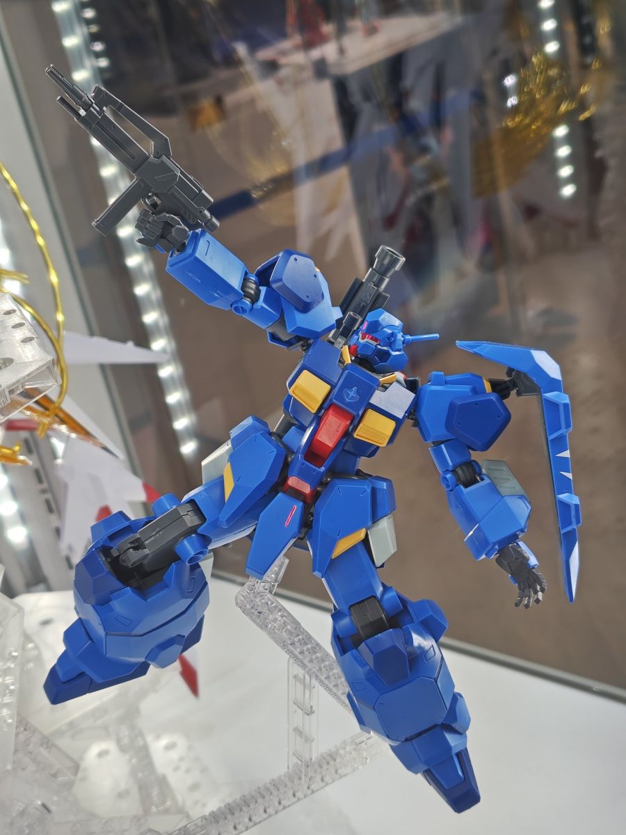 HGUC 1/144 구스타프 칼 00 & 기라 도가 중무장 사양 전시 사진_2.jpg