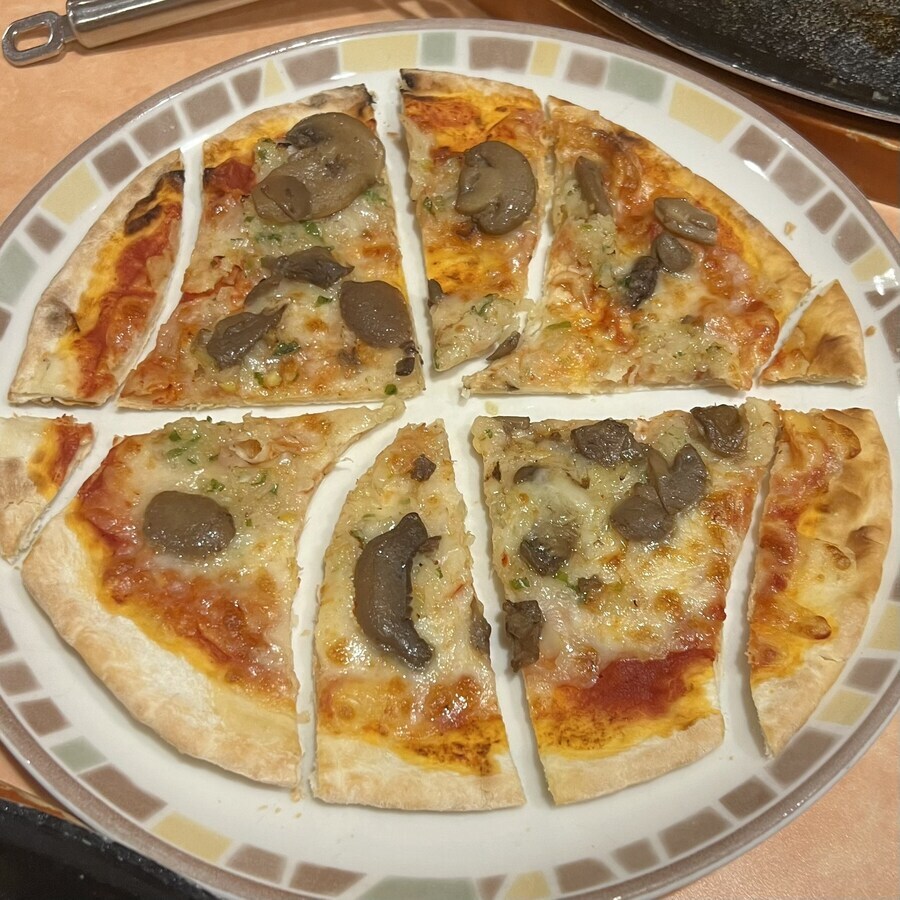 완벽하게 커팅된 피자_1.jpg