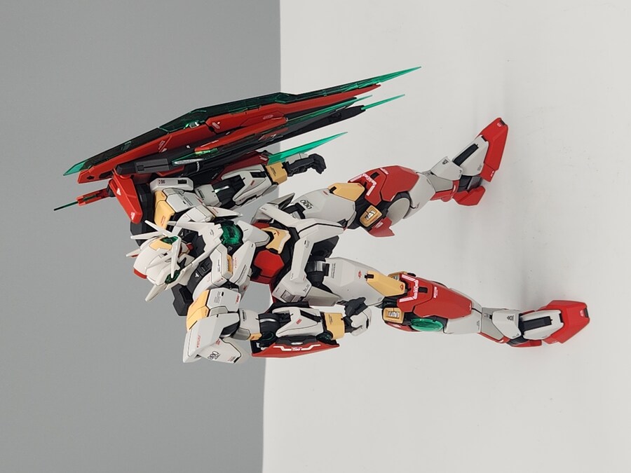 더블오 퀀터를 리본즈 알마크가 몰래 들고 튀었거든요.._8.jpg