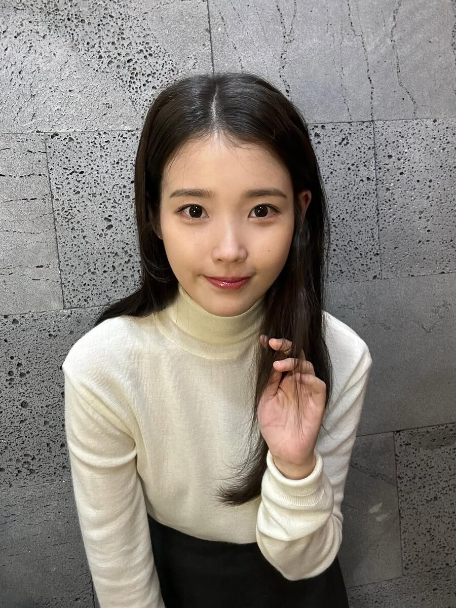 2025.01.02 아이유 인스타그램(bye 2025)_6.jpg
