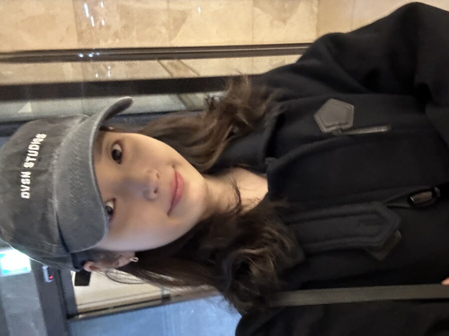 2025.01.02 아이유 베리즈 포스트(인스타 미공개 컷)_9.jpg