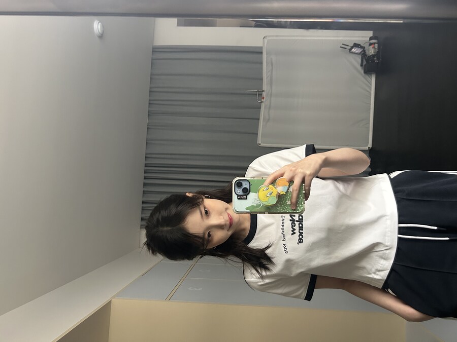 2025.01.02 아이유 베리즈 포스트(인스타 미공개 컷)_19.jpg