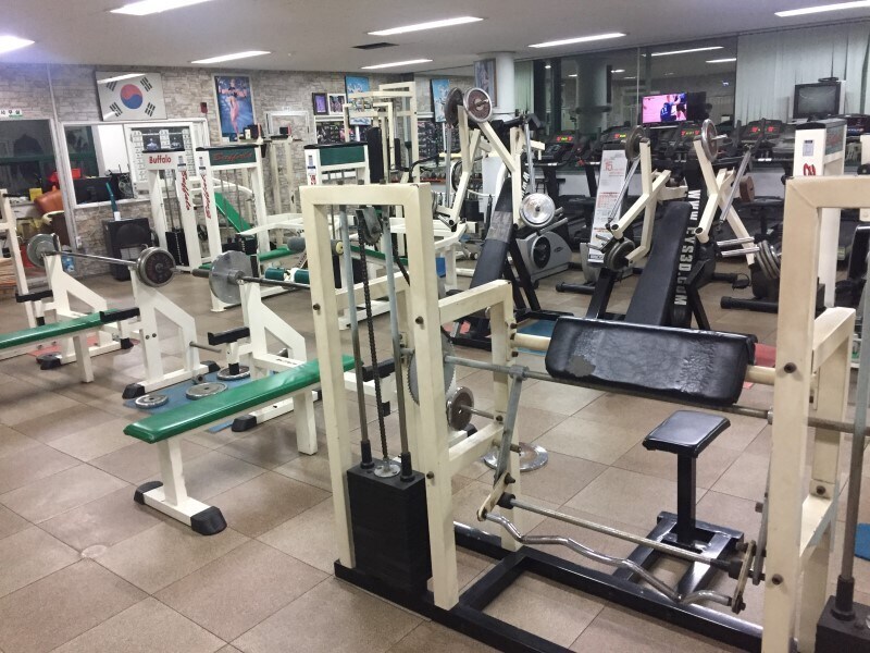 학생. 우린 식단관리도 PT도 없어._1.jpg