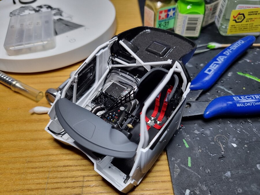 1/24 굿스마일 레이싱 2018 Benz AMG GT3_22.jpg