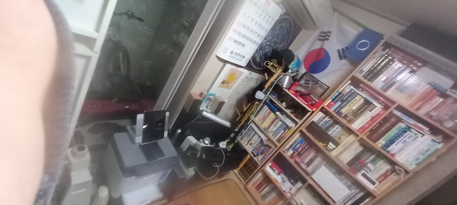 찢어지게 가난한 28살의 방_1.jpg