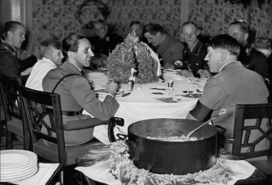 히틀러 건강이 X될 수 밖에 없었던 이유_1.webp