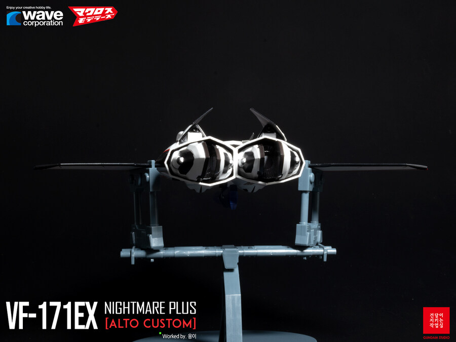 [WAVE] 1/72 Macross Frontier VF-171_7.jpg