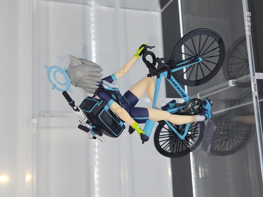 피그마 블루아카이브 스나오오카미 시로코(라이딩)DX.ver_4.jpg