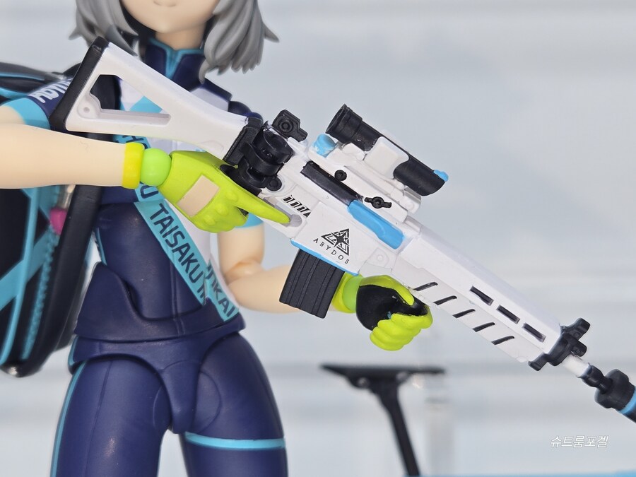 피그마 블루아카이브 스나오오카미 시로코(라이딩)DX.ver_7.jpg