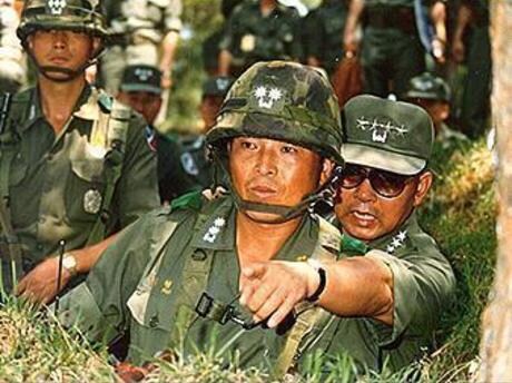 저기 가라고 이 짬찌새끼야!_1.jpg