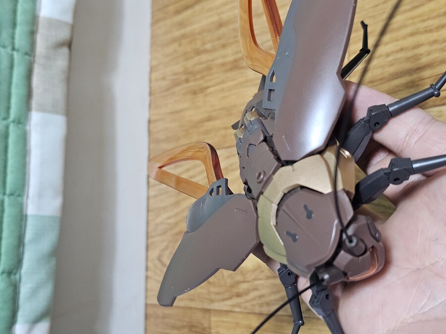 바퀴벌래 프라모델 같은걸 누가 삽니까_2.jpg