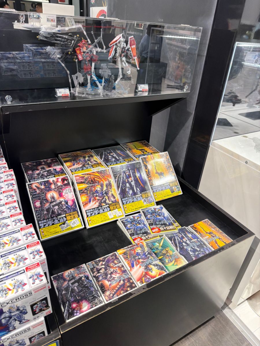 하비 재팬 게재 1/100 썬더볼트 건담 스크래치 작례 전시 사진 2_2.jpg