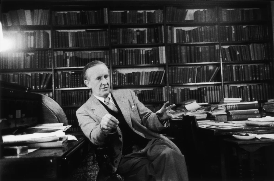 반지의 제왕 쓴 톨킨의 인종차별 비판 발언들_1.webp