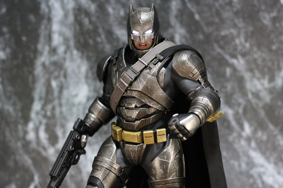 [핫토이] 아머드 배트맨 2.0 다이캐스트 디럭스_22.jpg
