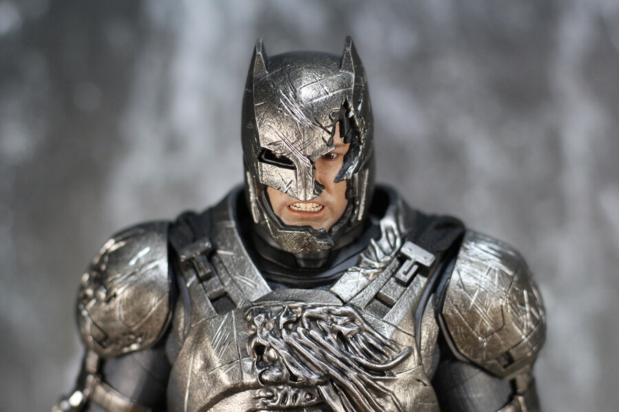 [핫토이] 아머드 배트맨 2.0 다이캐스트 디럭스_38.jpg