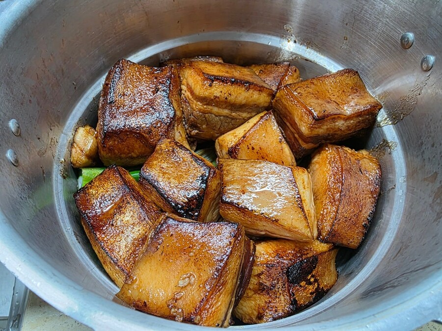 직장에서 3천원씩 걷어서 해먹는 점심 동파육_4.jpg