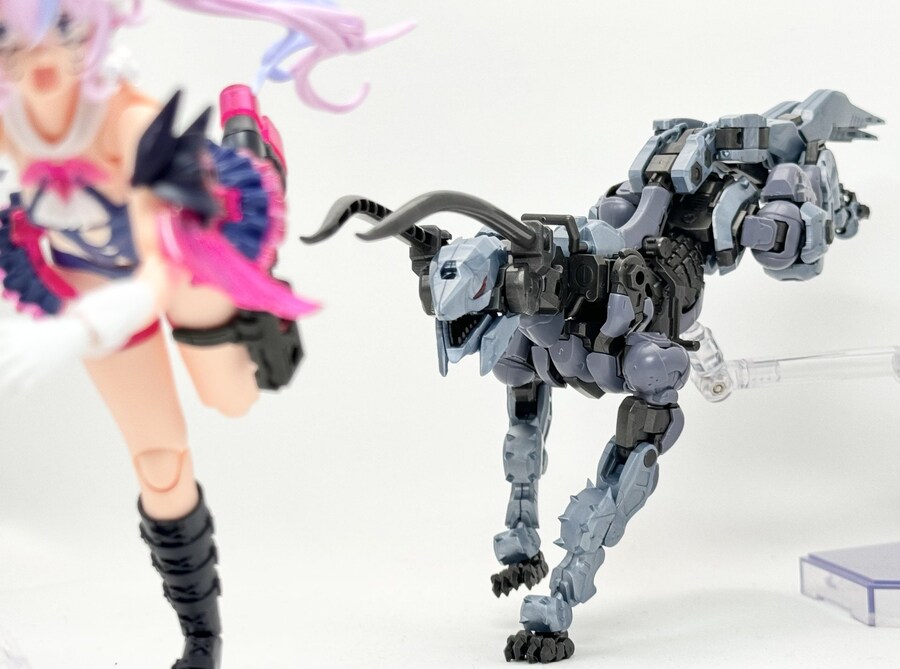 [코토부키야] 1/24 헥사기어 브라우레겐 조립 샘플 이미지2_4.jpg