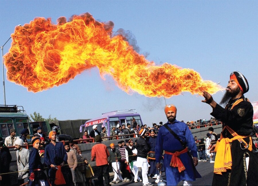 의외로 종교 의식이 아니었던거.._1.jpg