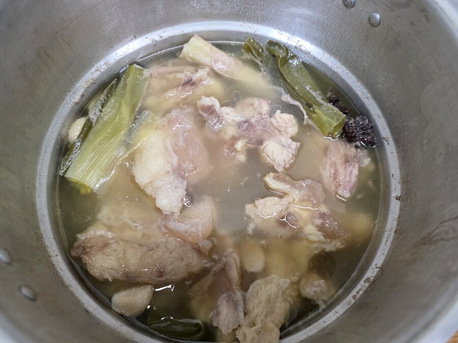 직장에서 3천원씩 걷어서 해먹는 점심 스지오뎅탕_4.jpg