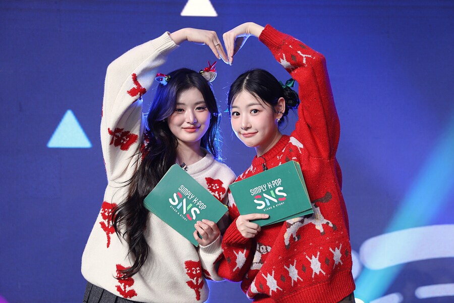 [피프티피프티] SIMPLY K-POP MC아예즈 막방 비하인드_8.jpg