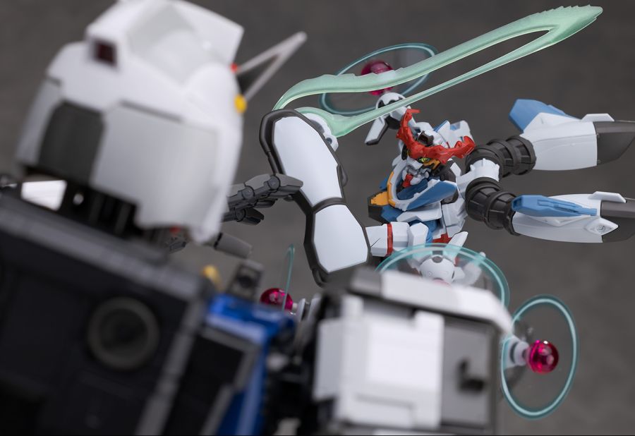 HG GQ 1/144 지쿠악스 엔디미온 유닛 각성시 해외 리뷰_82.jpg