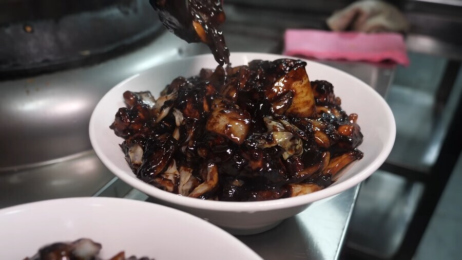 소, 솔직히 간짜장에는 전분 넣는게 맛있다고 생각해요...._1.jpg