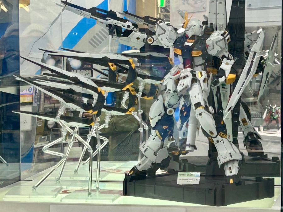 PG 언리쉬드 뉴 건담 이케부쿠로 야마다 전기 전시 사진 2_3.jpg