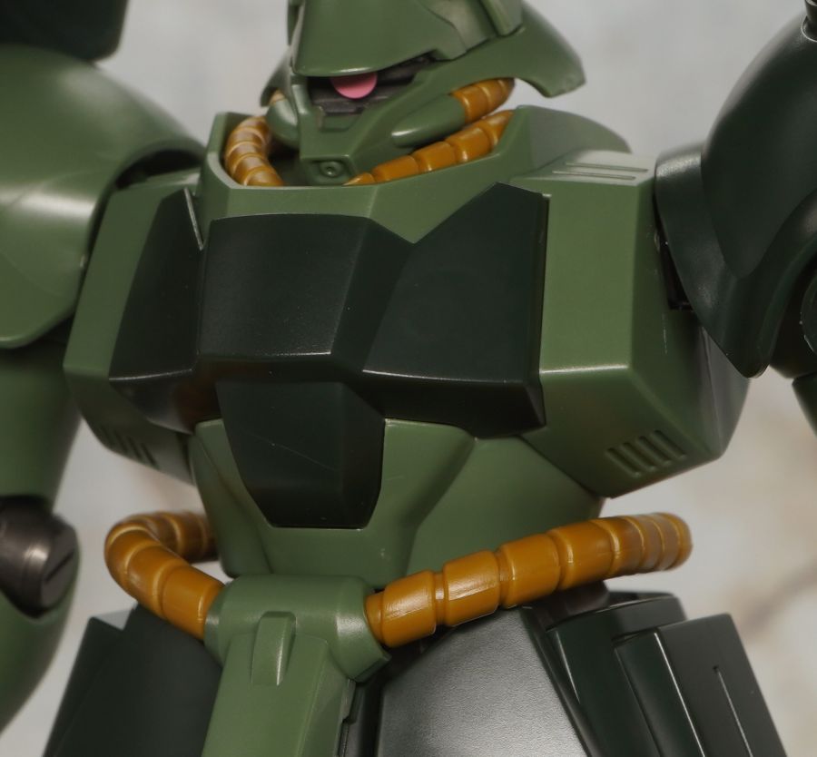 HGUC 1/144 기라 도가 중무장 사양 해외 리뷰_16.jpg