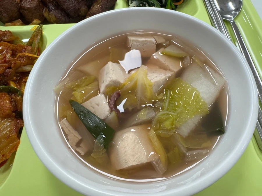 사람은 가난할지라도 밥은 잘 챙겨 먹어야 합니다._3.webp