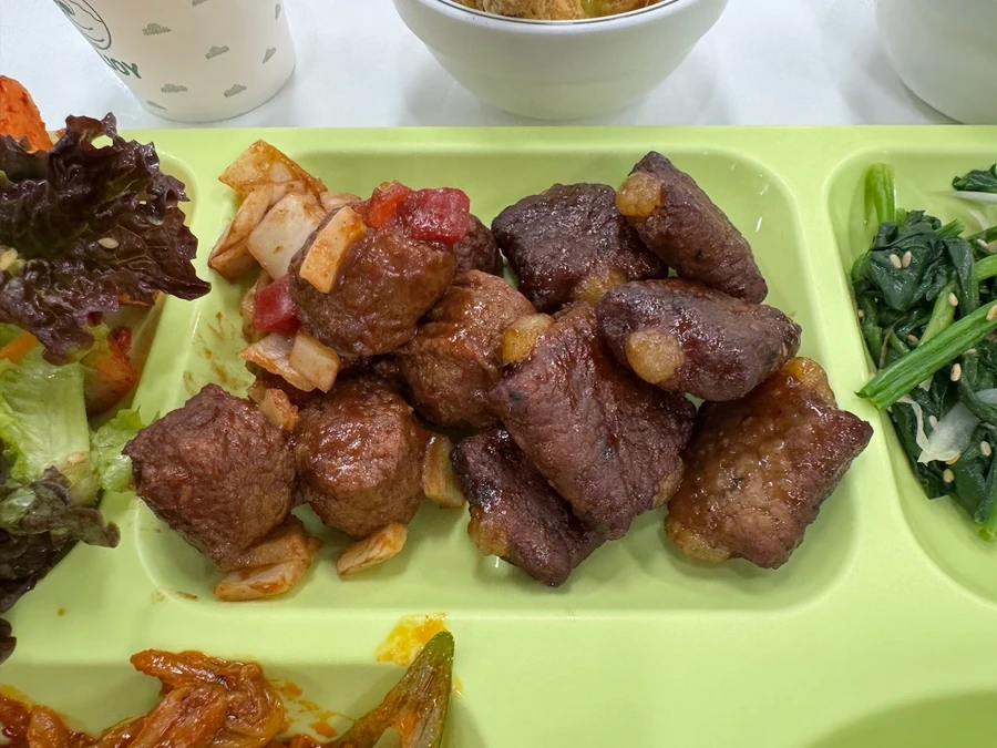 사람은 가난할지라도 밥은 잘 챙겨 먹어야 합니다._5.webp