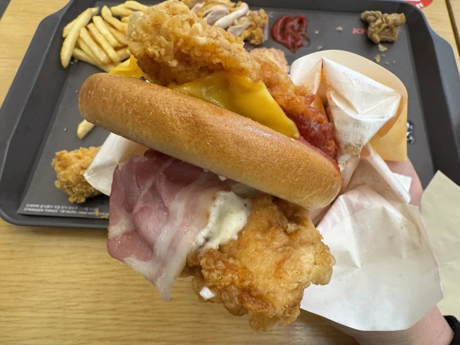 KFC 업사이드다운 징거버거~~~_3.webp