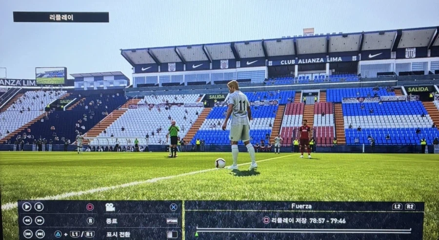 PS4) 위닝2019 코너킥 차려는중_3.webp