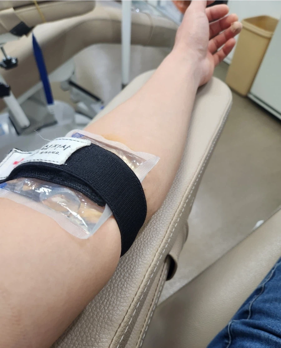 난 오늘 출근 안하지롱~~~~~_1.webp