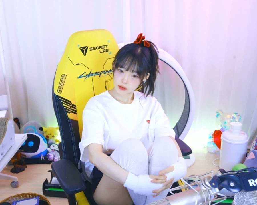 새봄TV] 좀비검열관 게임+T1vs한화전 같이보기+롤_3.webp